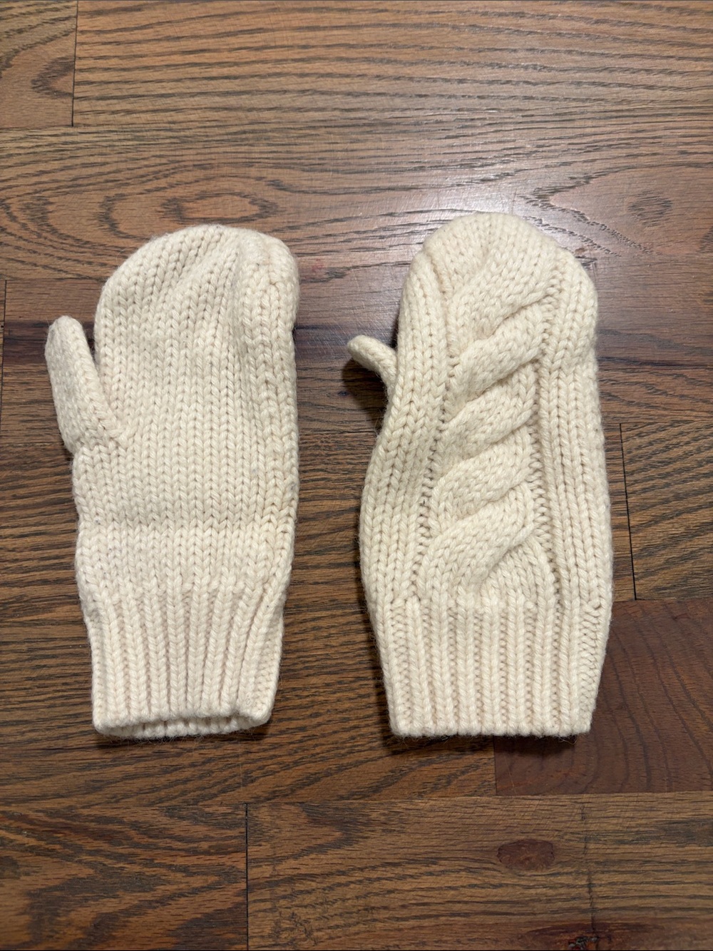 J.Crew Cream Cable-Knit Women's Mittens GUC